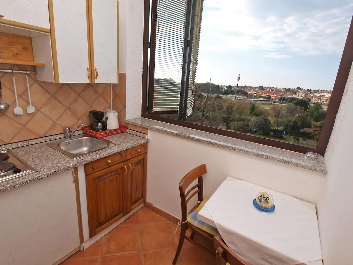Apartments Milan 1048 Rovinj