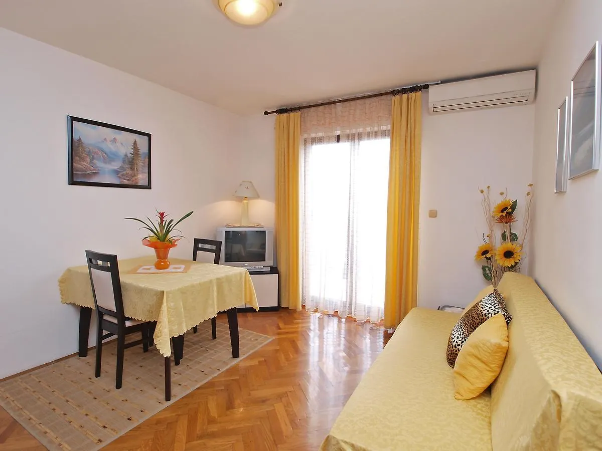 Apartments Milan 1048 Rovinj 0*,  Croatia