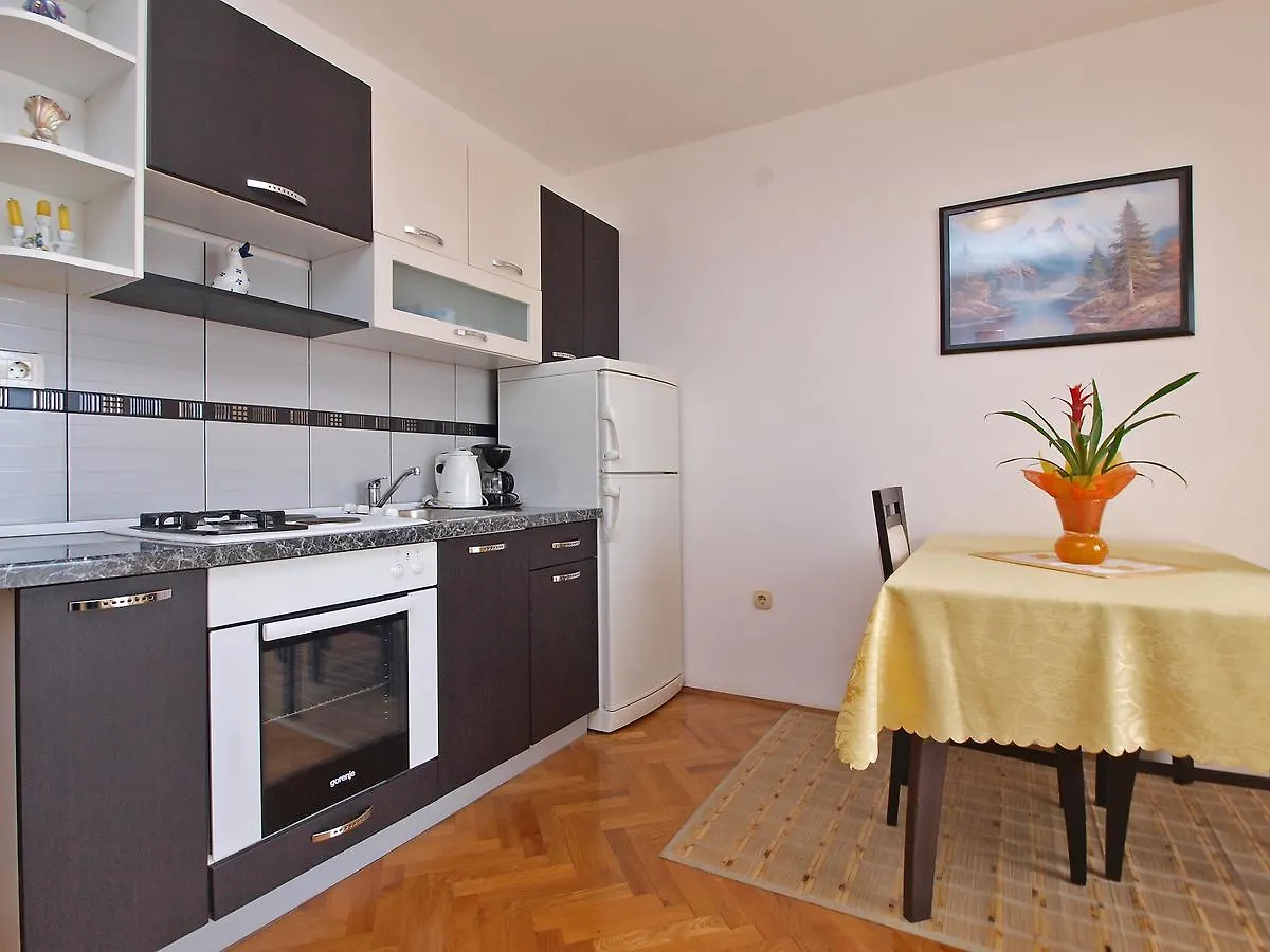 Apartments Milan 1048 Rovinj